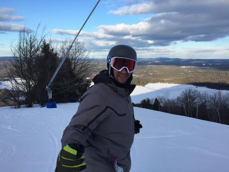 Yours truly, posing before some turns on a groomer, the Horn, that goes into a fun, wide-open black called the Headwall.  This is the mid section of the main run following the 'heavily' trafficked lift up the main (north) face of the mountain